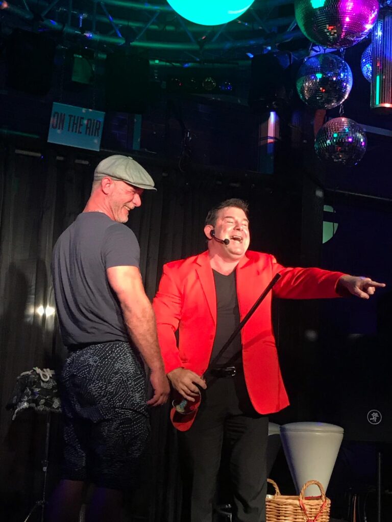 84eee056-eb99-4fd1-ae62-94fffb49cb02 Glenn with his magic and comedy in Wollongong, on the venue list