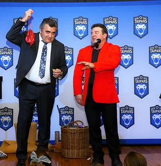 Magical Comedian Glenn Keeley getting the laughs at a corporate function in Wollongong