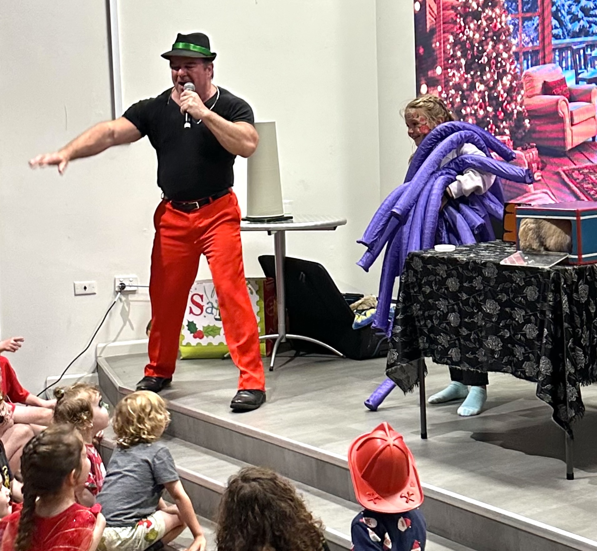 IMG_8723 Glenn performing crazy comedy magic for kids across the Illawarra