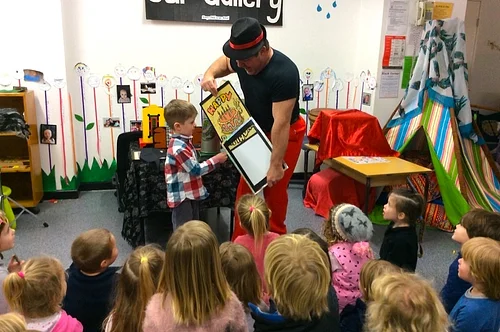Glenn Keeley's Kids Magic Shows at a children's birthday in Wollongong